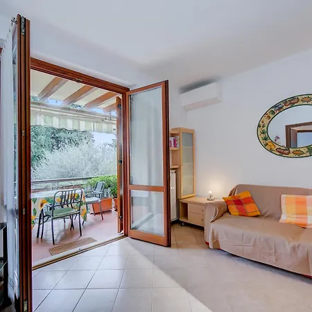 Apartment Giada-shared Pool & Parking - Happy Toscolano Maderno