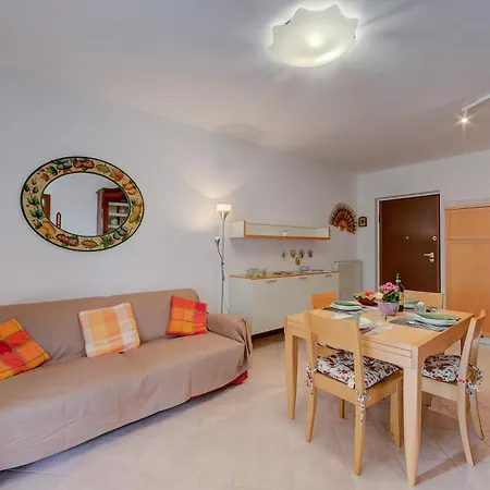Giada-shared Pool & Parking - Happy