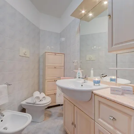 Apartment Giada-shared Pool & Parking - Happy