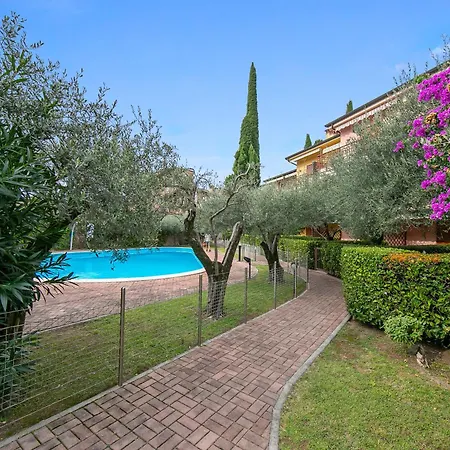 Giada-shared Pool & Parking - Happy * Toscolano Maderno